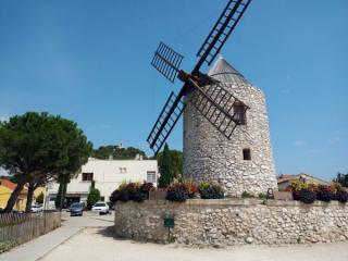 Un des moulins d'Allauch après restauration